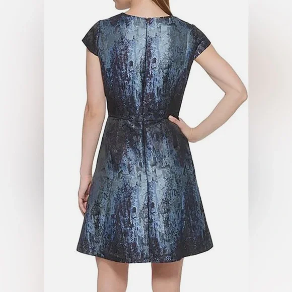 ⭐️⭐️Host Pick ⭐️Vince Camuto Metallic Abstract Print Jacquard Fit & Flare Dress